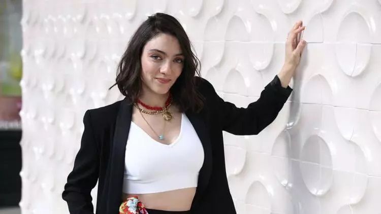 Merve Dizdar'ın başına gelmeyen kalmadı! Hayatının şokunu yaşadı 1